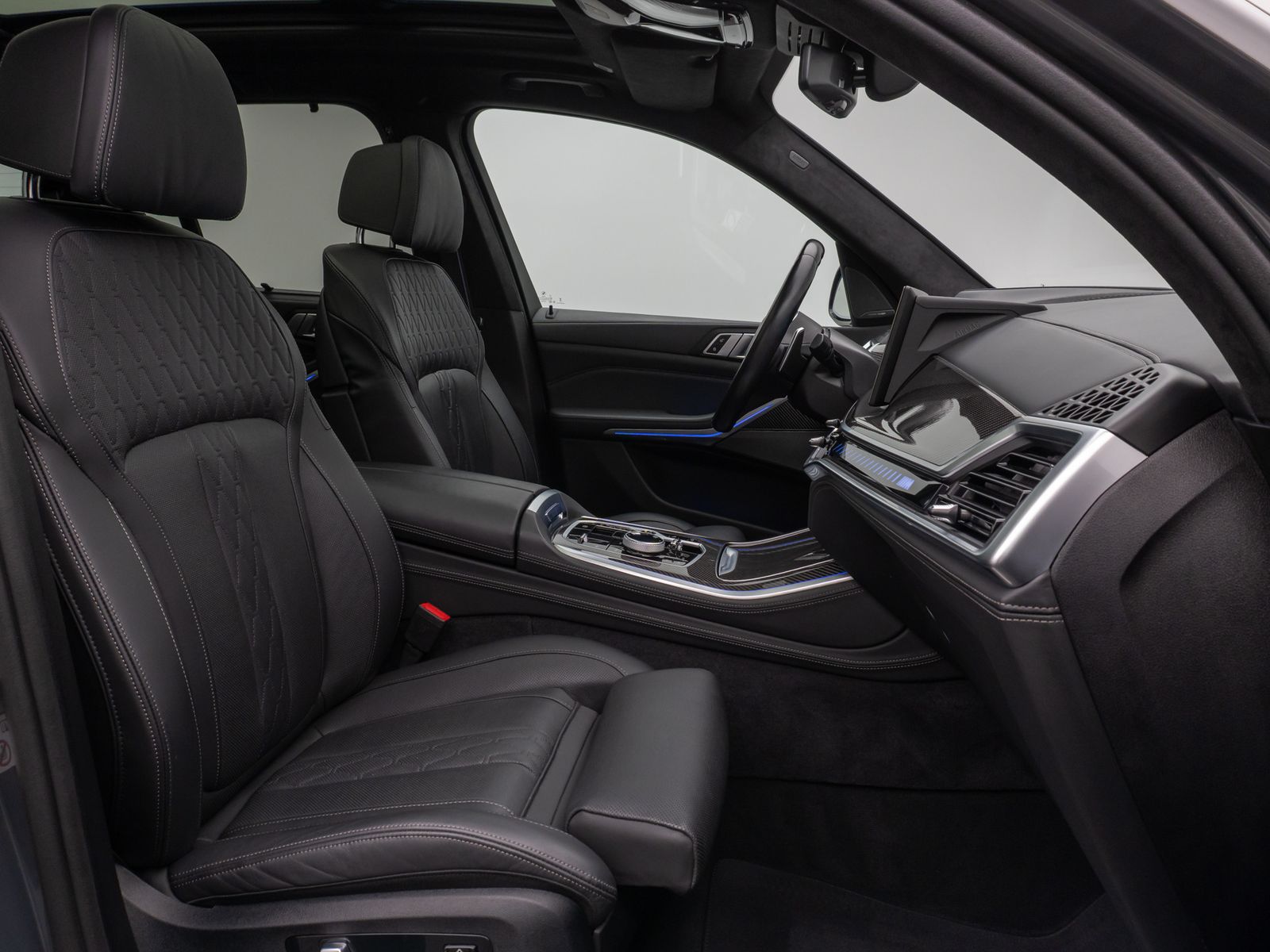 Fahrzeugabbildung BMW X5 M60i 360° HUD H/K SoftCl Panorama Sky Lounge