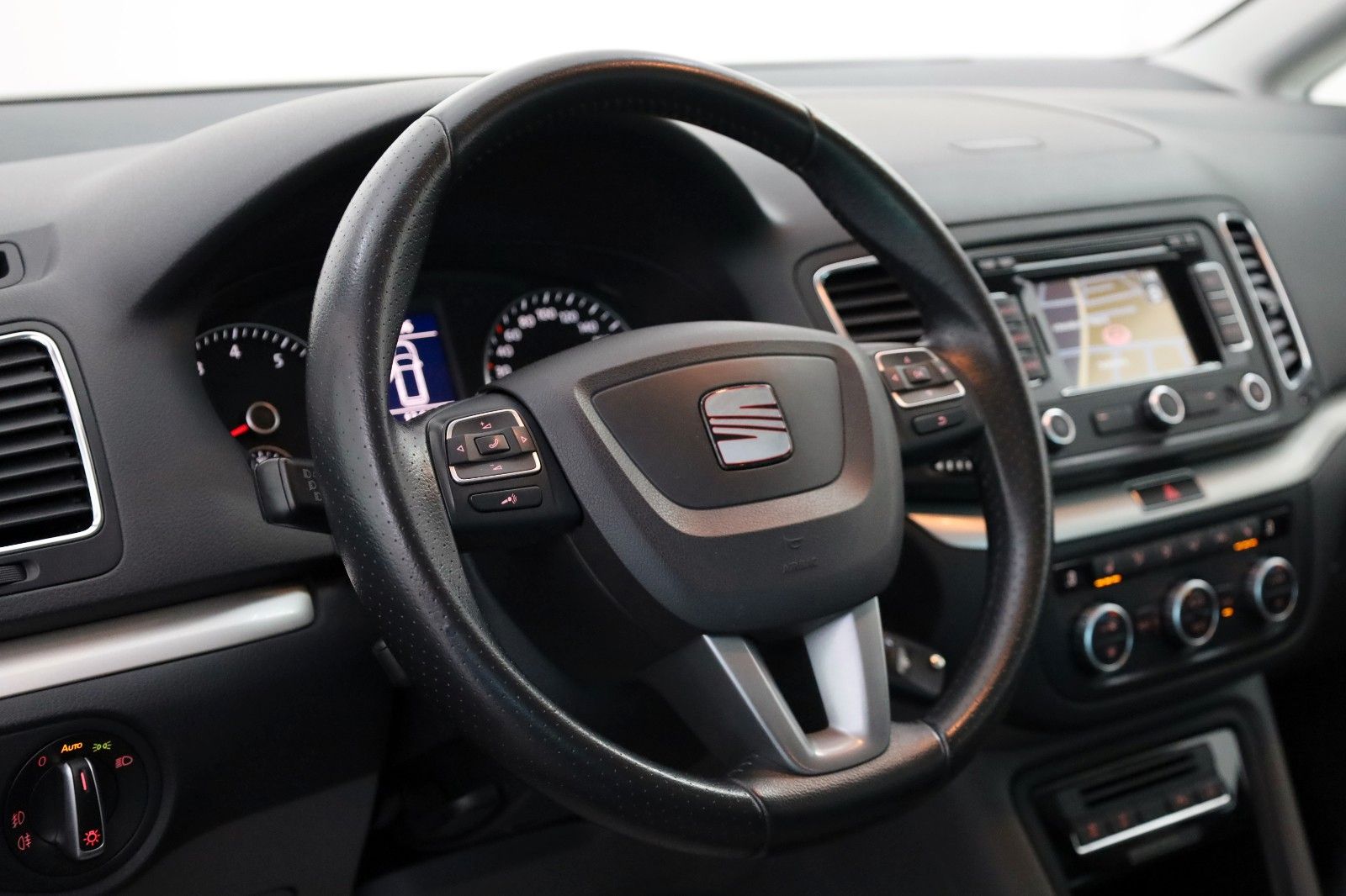 Fahrzeugabbildung SEAT Alhambra Style,Navi,Kamera,Panorama,DAB ,SH, +WR