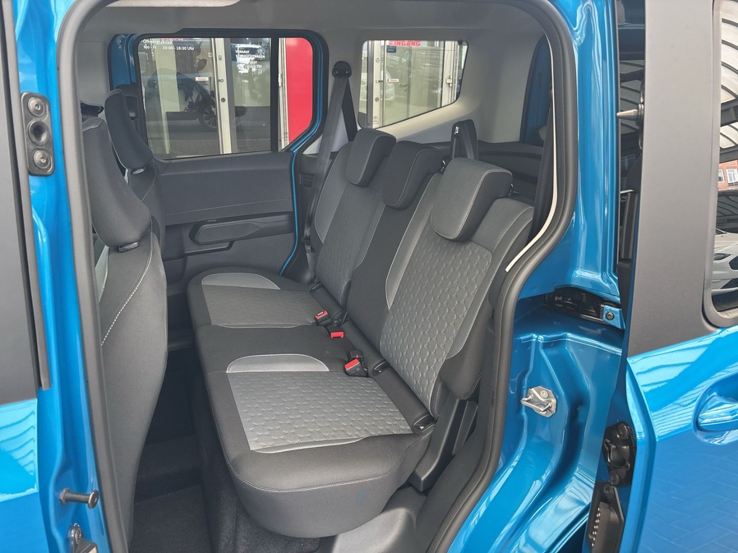 Fahrzeugabbildung Ford Tourneo Courier Titanium Navi ACC Klimaautom Len