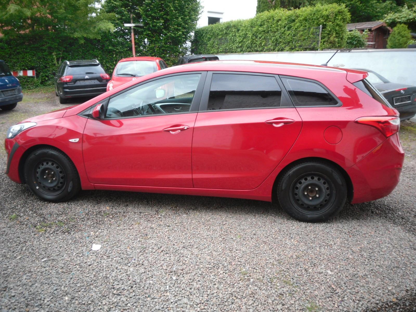 Hyundai i30 cw FIFA World Cup Edition 99PS SHZ Tüv Neu