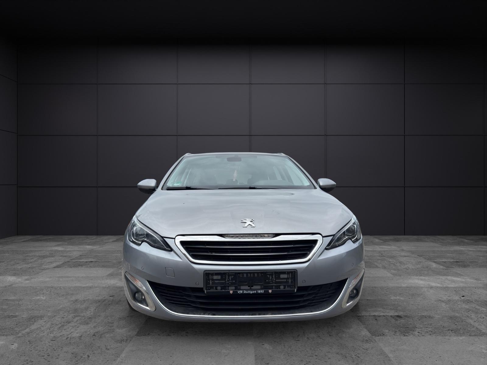 Peugeot 308 2015 — салон
