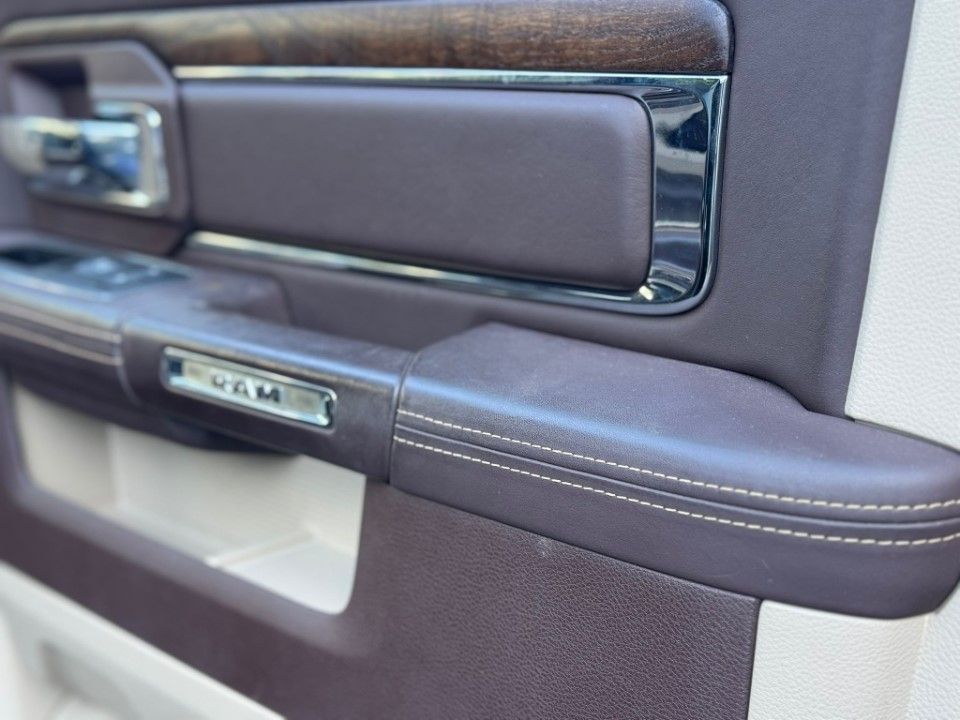 Fahrzeugabbildung Dodge RAM 5.7 HEMI 4x4 Laramie LongHorn LPG 1 Hand