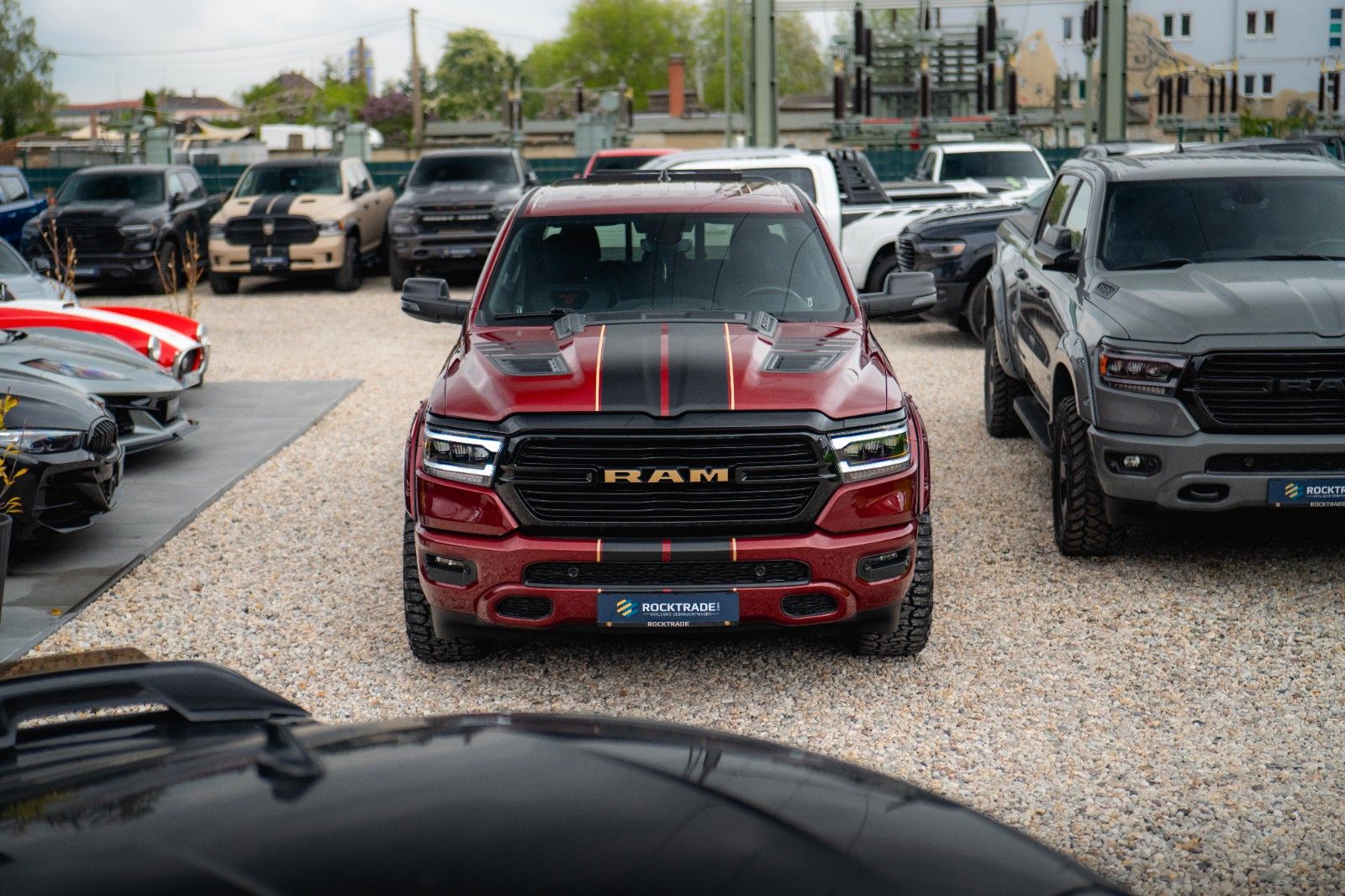 Fahrzeugabbildung Dodge RAM 5.7 V8 HEMI 4x4 OFFROAD Night-Paket *LED*19%