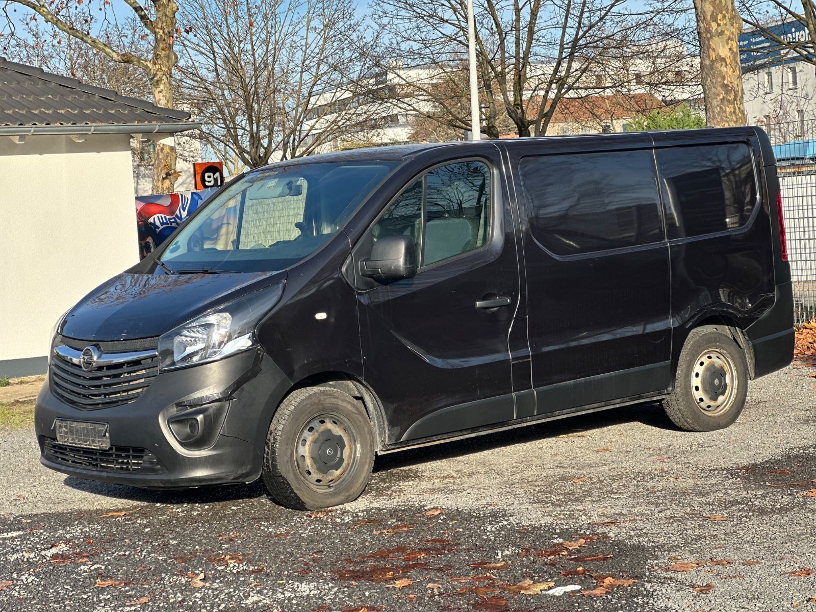 Opel Vivaro - 1