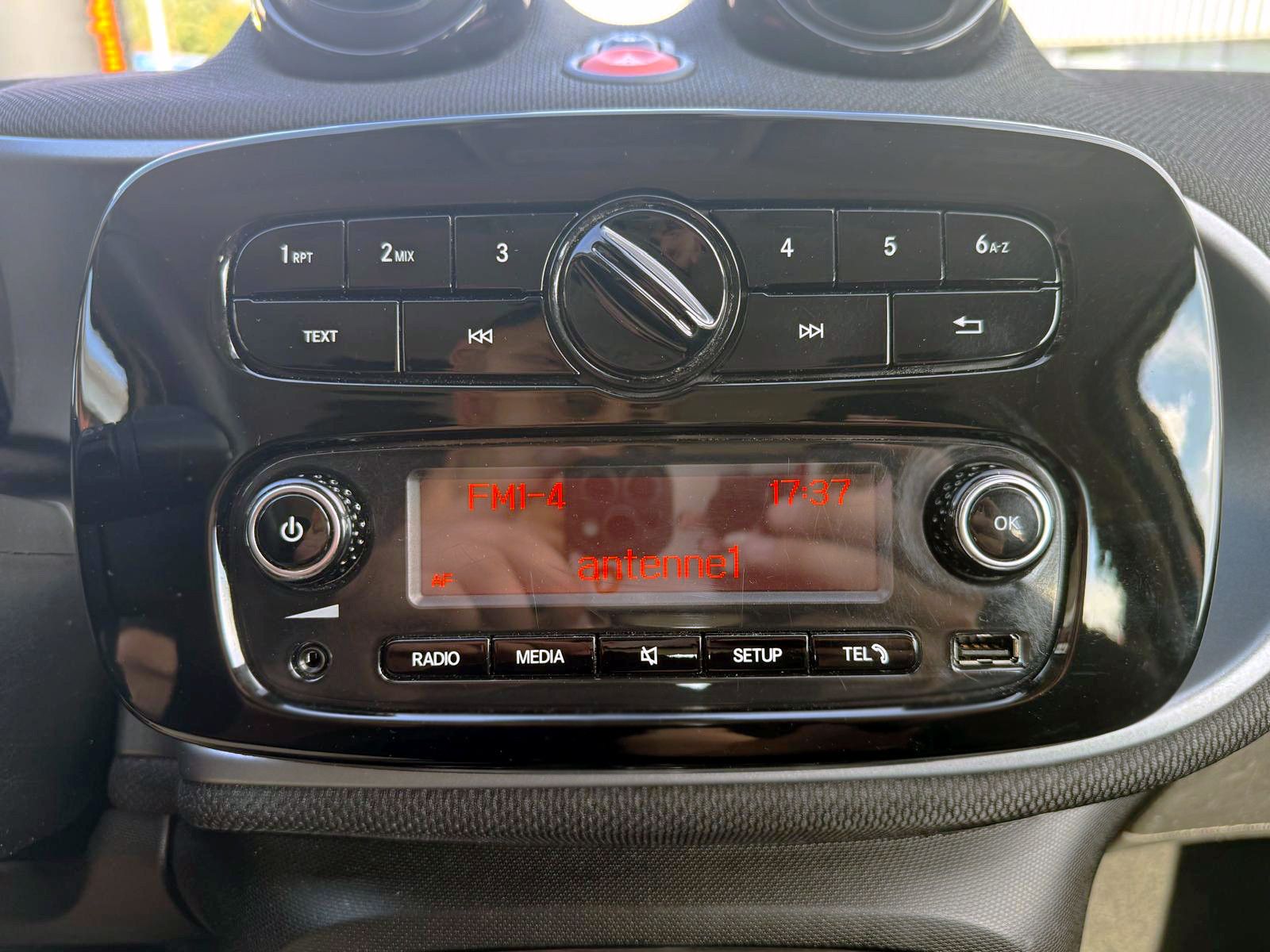 Fahrzeugabbildung Smart ForFour Automatik PDC SHZ Klimaautomatik Alu