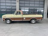 Ford F 100 - Ford F 100 mit Benzin-Antrieb