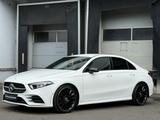 Mercedes-Benz A 200 Limo AMG LED MBUX Ambiente Kamera-360 19" - gebrauchte Mercedes-Benz A 200 aus dem Jahr 2020