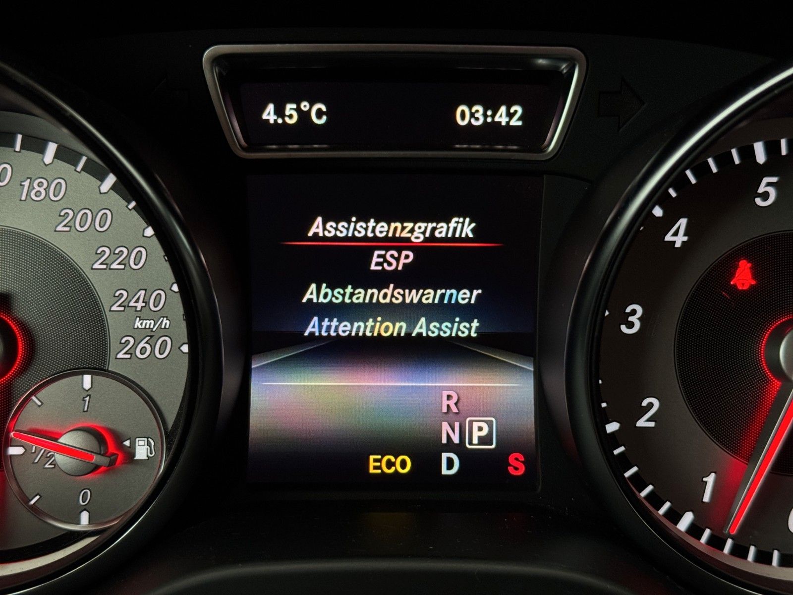 Fahrzeugabbildung Mercedes-Benz CLA 180 *Pano*Automatik*Bi-Xen*Navi*Sitzheizung