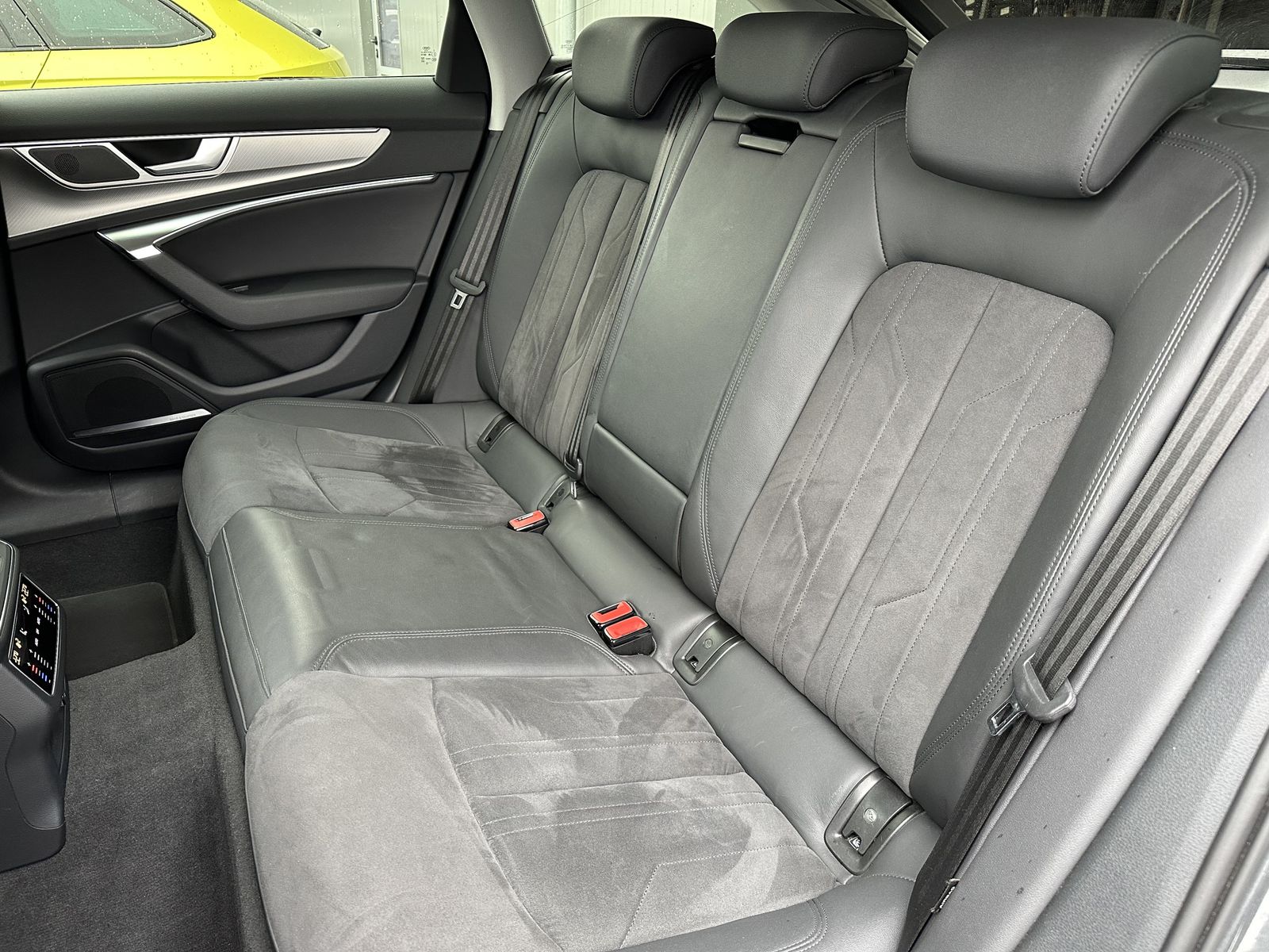 Fahrzeugabbildung Audi A6 Avant 40 TDI Qu S-Line NAV+LED+ACC+AHK+VCOCK
