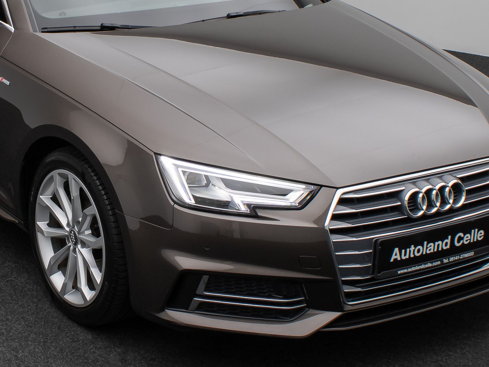 Fahrzeugabbildung Audi A4 2.0 TFSI Lim. Sport S Line Virtual AHK Tempom