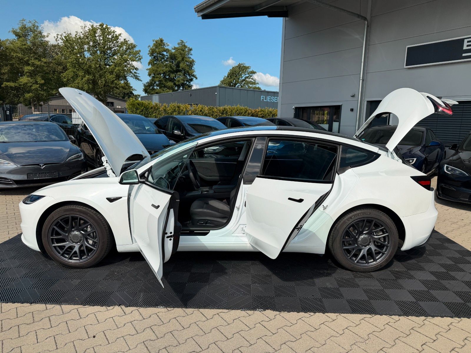 Tesla MODEL 3 HIGHLAND LR AWD ENHANCED AP 4 KI foto 4