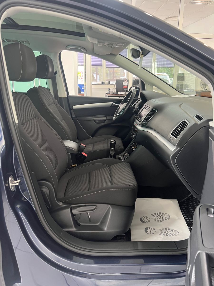 Fahrzeugabbildung Volkswagen Sharan 2.0 TDI Comfortline * PANO* R.KAMERA *AHK