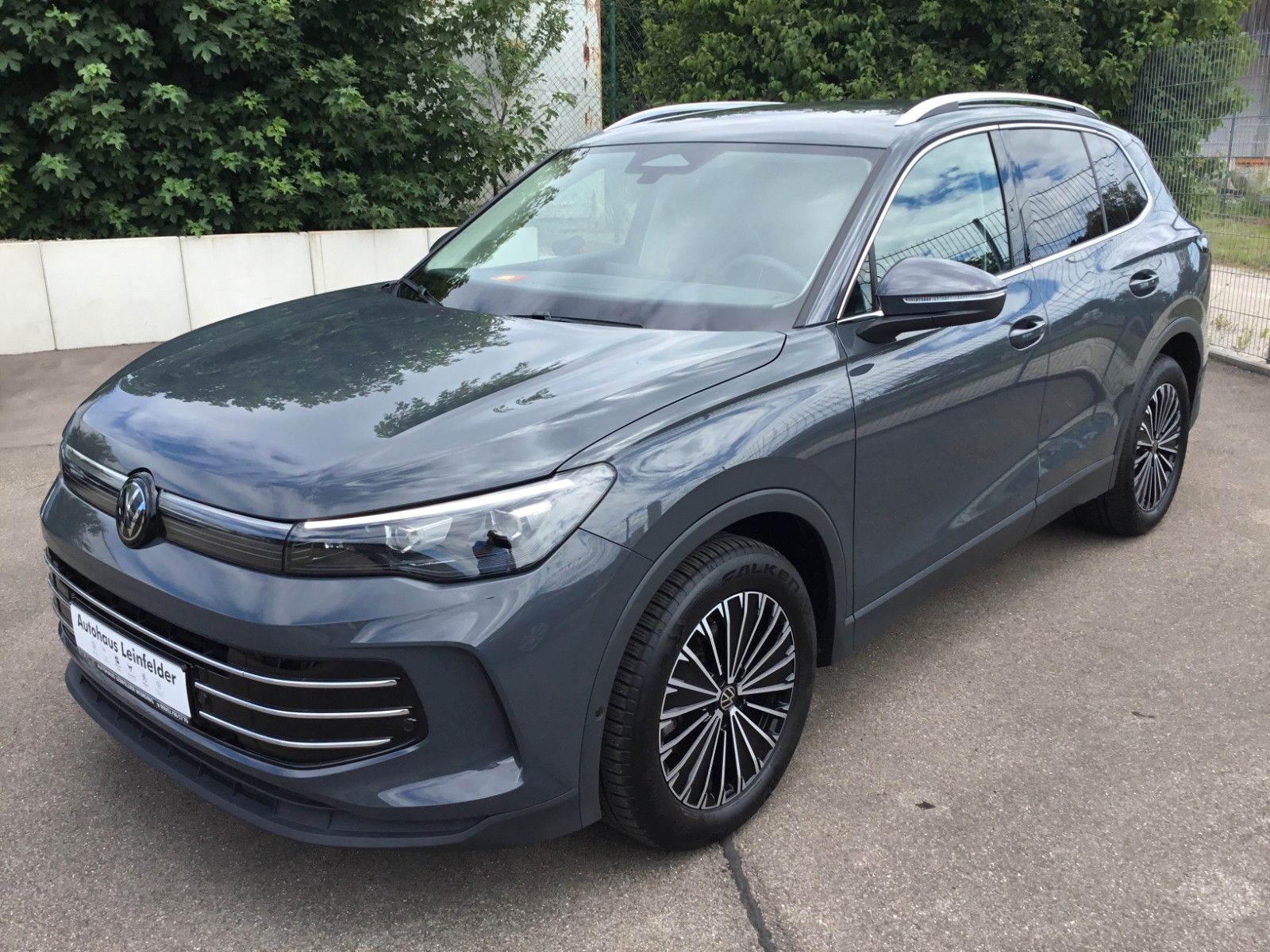 Fahrzeugabbildung Volkswagen Tiguan 1.5 eTSI DSG Elegance+AHK+Navi+18"+Kamera