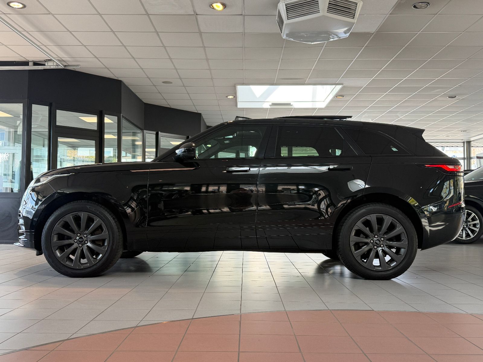Fahrzeugabbildung Land Rover Range Rover Velar/R-DYNAMIC/PANO/HEAD-UP/ACC