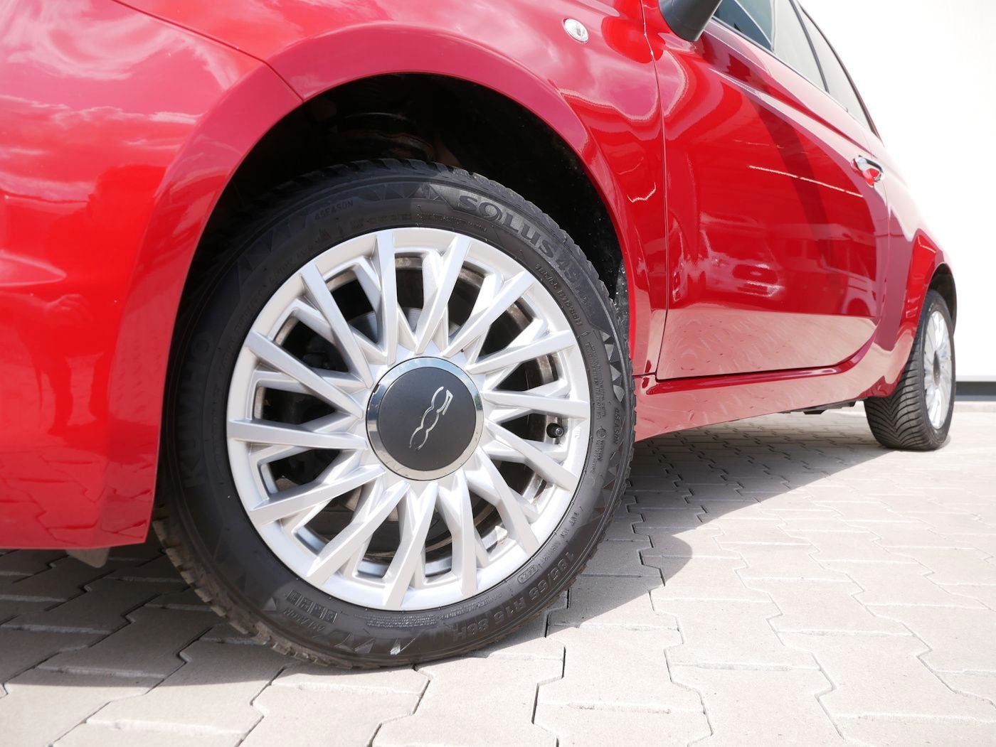 Fahrzeugabbildung Fiat 500 1.2 8V Lounge Panorama Sitzheiz PDC Klimaaut