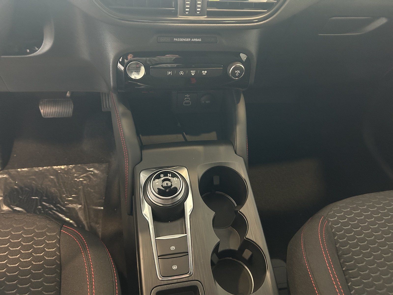 Fahrzeugabbildung Ford Kuga ST-Line 1,5 Automatik/5 Jahre Garantie