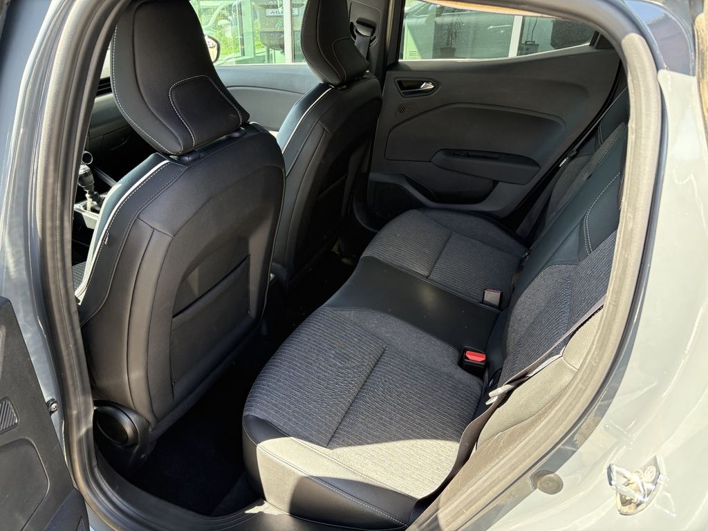 RENAULT Clio - Bild 9