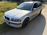 BMW E46 330i Touring - BMW 330 mit Benzin-Antrieb: Kombi, E46 330i