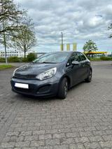 Kia Rio 1.2 *8fach bereift, frischer TÜV* - Kia Rio in Köln