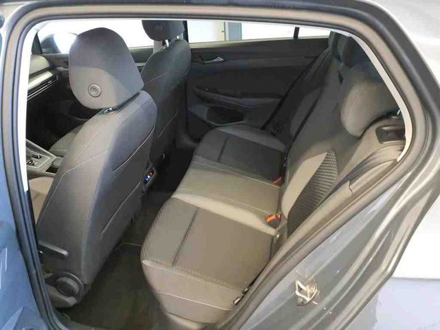 Golf VIII 2.0TDI DSG ACTIVE IQ.LIGHT+AHK+ACC+HUD