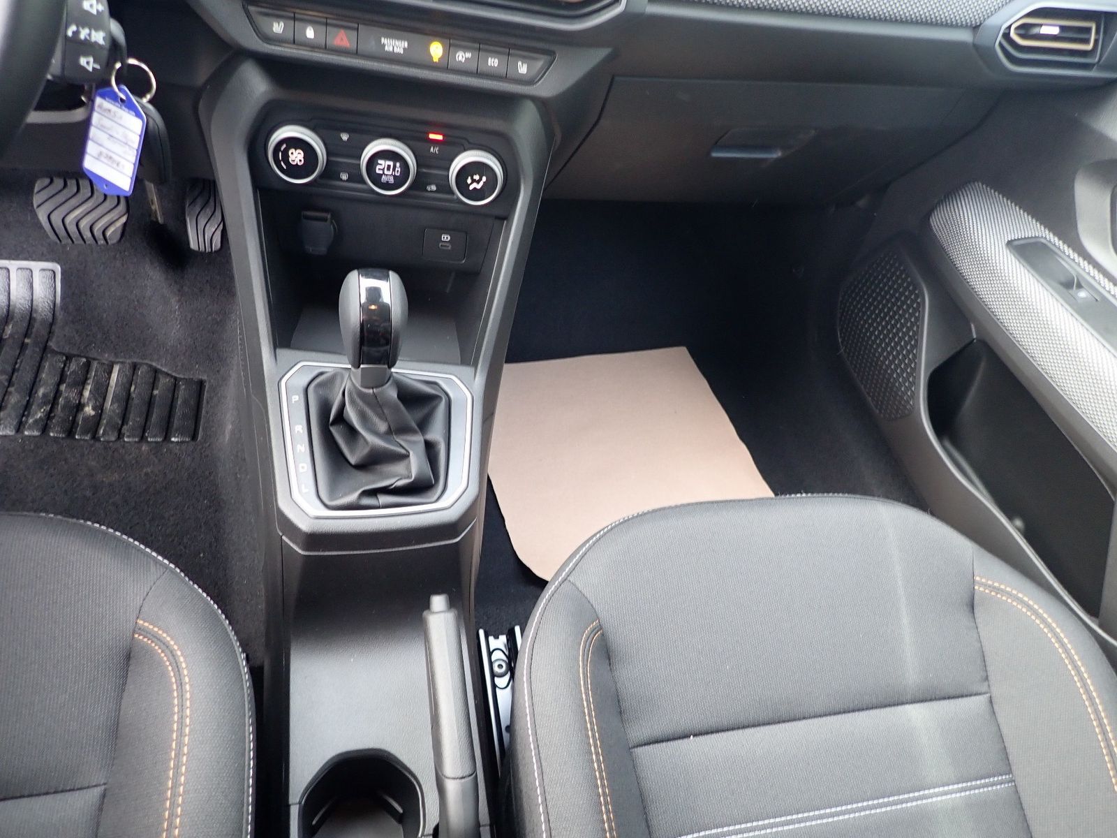 Fahrzeugabbildung Dacia Sandero Stepway Expression TCe 90 CVT