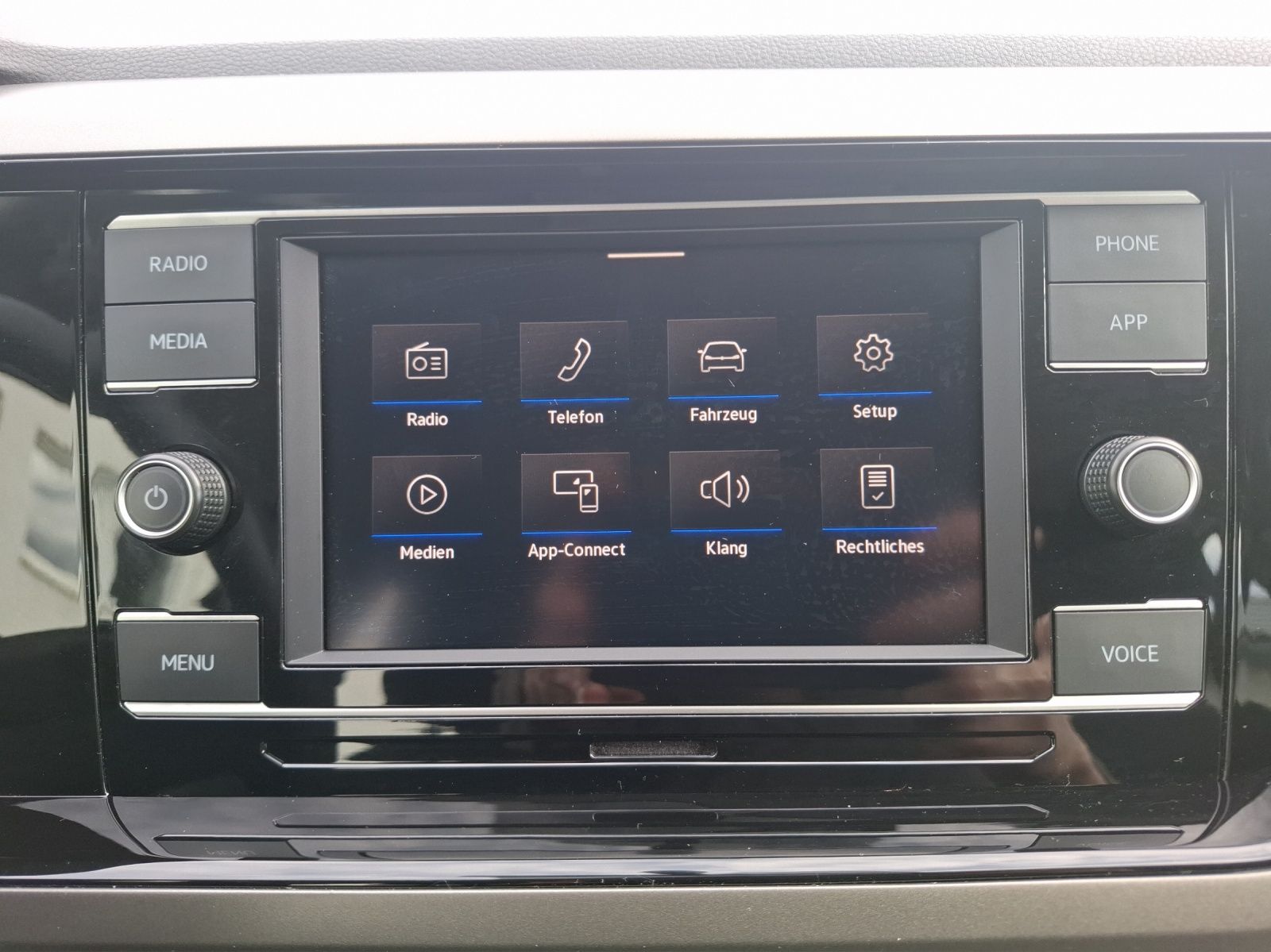 Fahrzeugabbildung Volkswagen Polo TSI Comfortline AppConnect Klima PDC SHZ