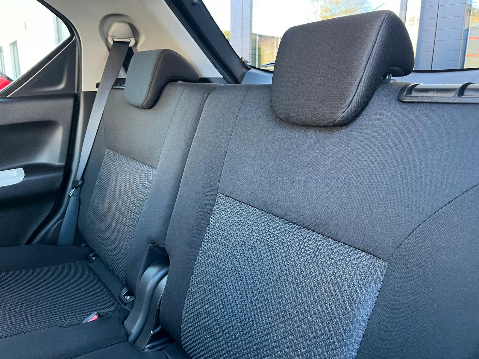 Fahrzeugabbildung Suzuki Ignis 1.2 Allgrip Comfort+*8x bereift*