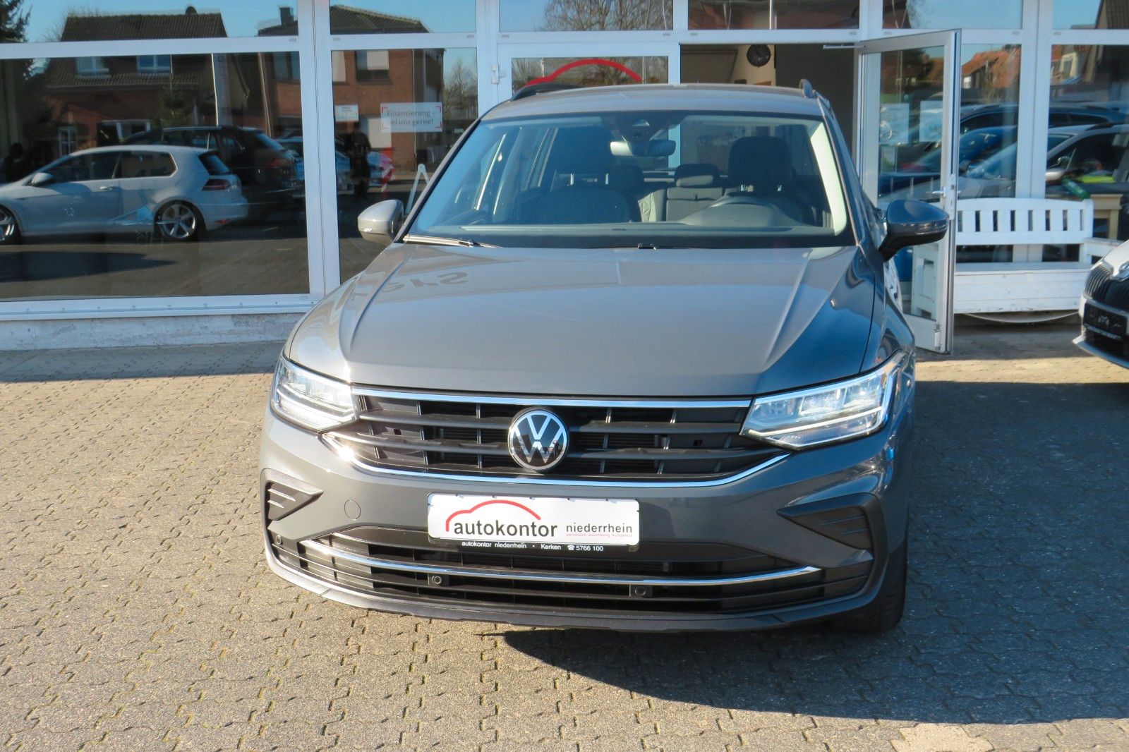 Fahrzeugabbildung Volkswagen Tiguan Life TDI DSG AHK NAVI KAMERA LED ACC GJ