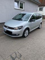 Volkswagen Touran 1.4 TSI DSG Style  - Volkswagen Touran Style mit Benzin-Antrieb
