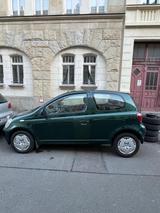 Toyota Yaris 1.3 Linea Luna VVT-i - Toyota Yaris Luna mit Benzin-Antrieb