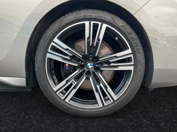 BMW 750 - 5
