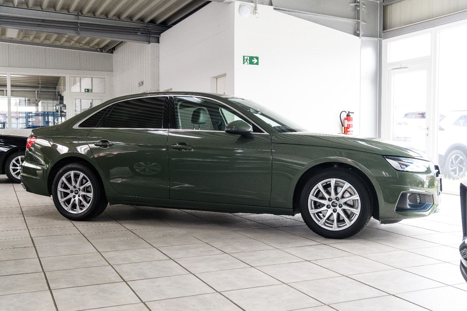 Fahrzeugabbildung Audi A4 Lim. 35 TFSI S-tronic+SHZ+elektr Sitze