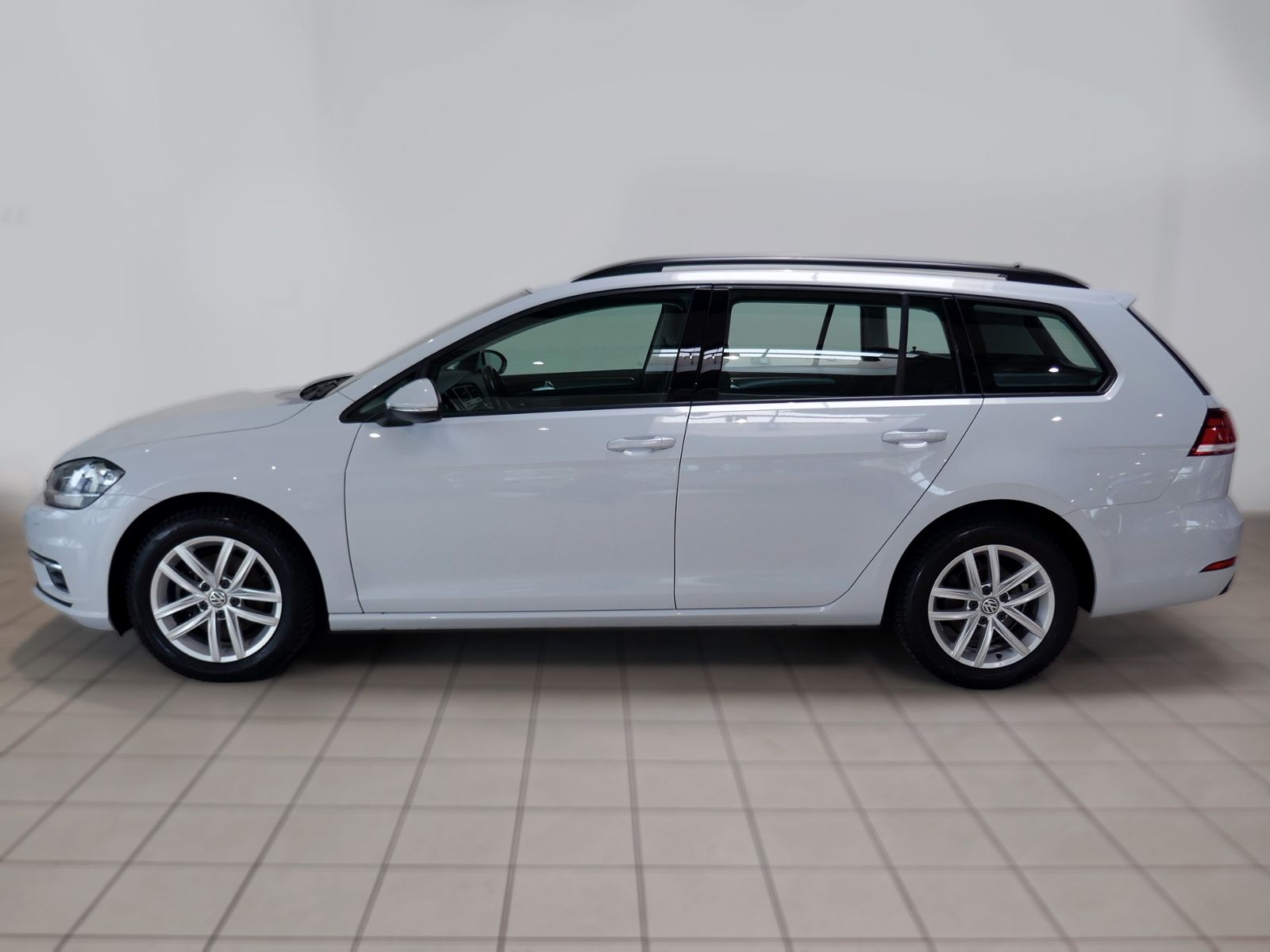Fahrzeugabbildung Volkswagen Golf VII Variant Comfortline 1.0 TSI | PDC ACC