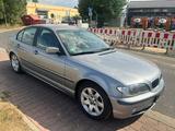 BMW 318i Lim. Xenon+Alu+Sportfahrwerk - BMW 318 aus 2003