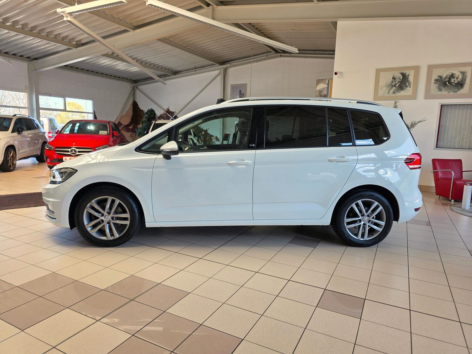 Fahrzeugabbildung Volkswagen Touran 1.4 TSI Sound/1.Hd/Navi/LED/Pano/ACC