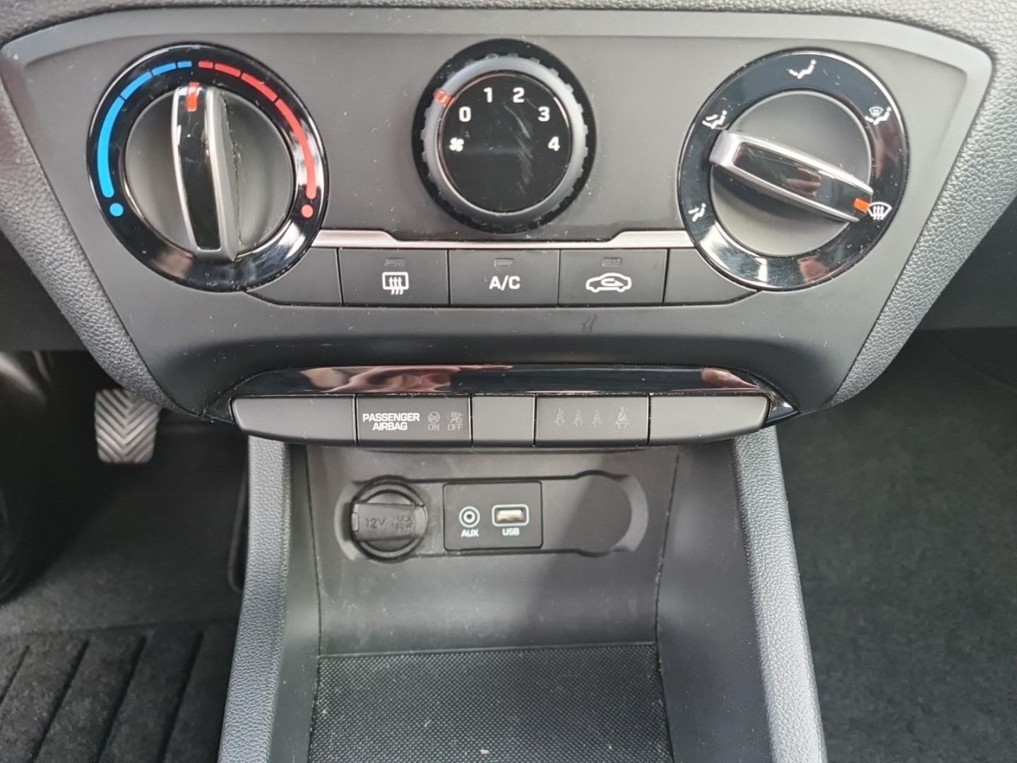 Fahrzeugabbildung Hyundai i20 1.2 Benzin M/T Tempomat, Allwetterreifen