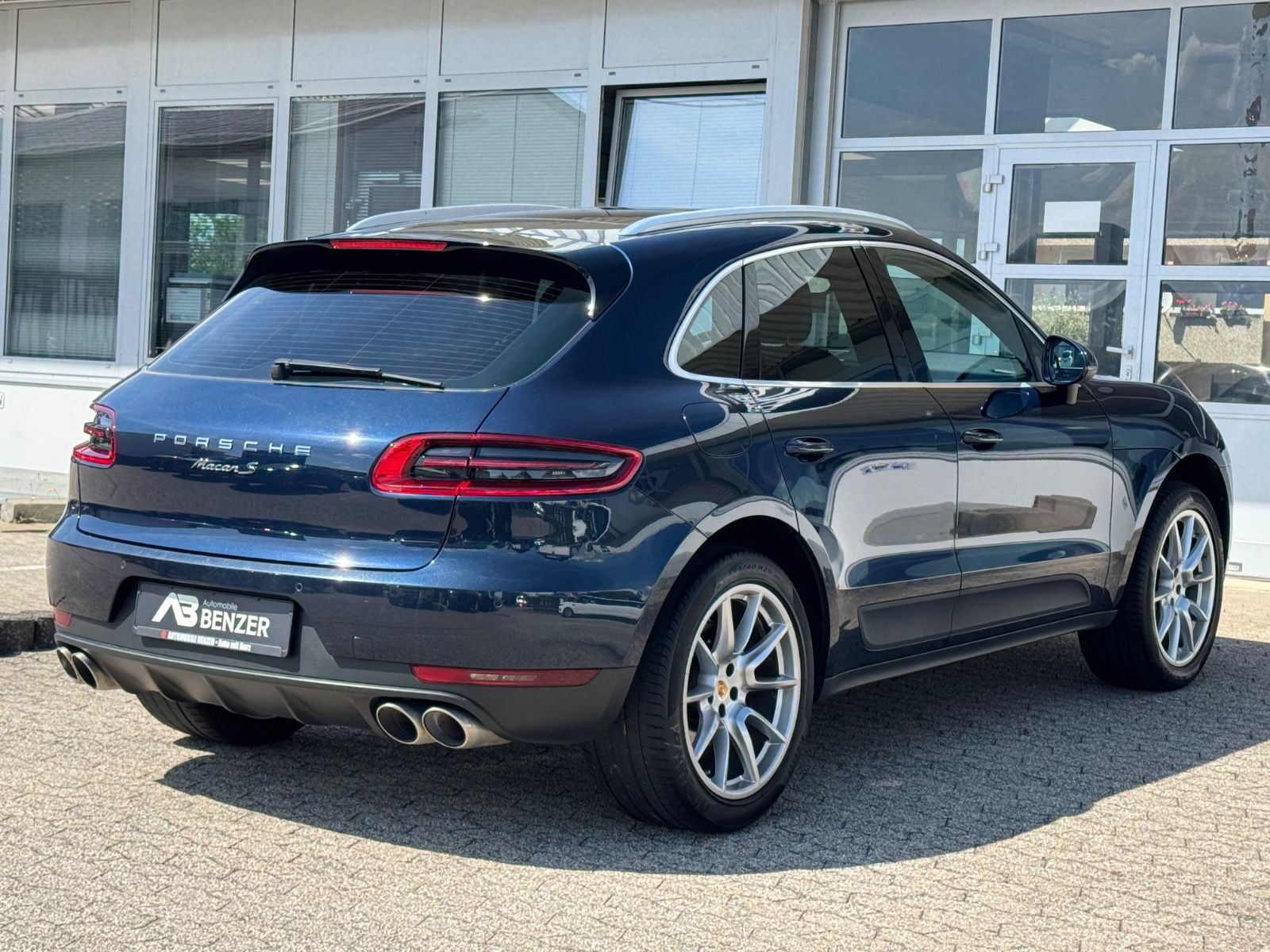 Fahrzeugabbildung Porsche Macan S Diesel/PANO/APPLE/NAVI/PDC/TEMPOMAT/SHZ