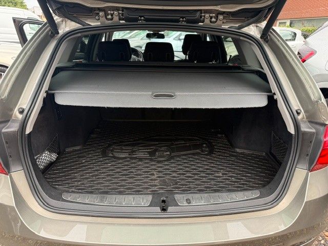 Fahrzeugabbildung BMW 318 D Touring Sport Line