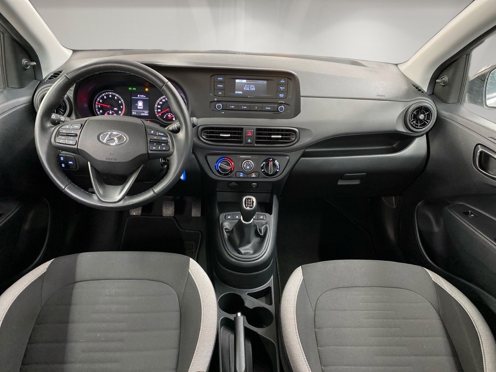 Fahrzeugabbildung Hyundai i10 1.0 Select SHZ PDC Lenkradhzg KLIMA