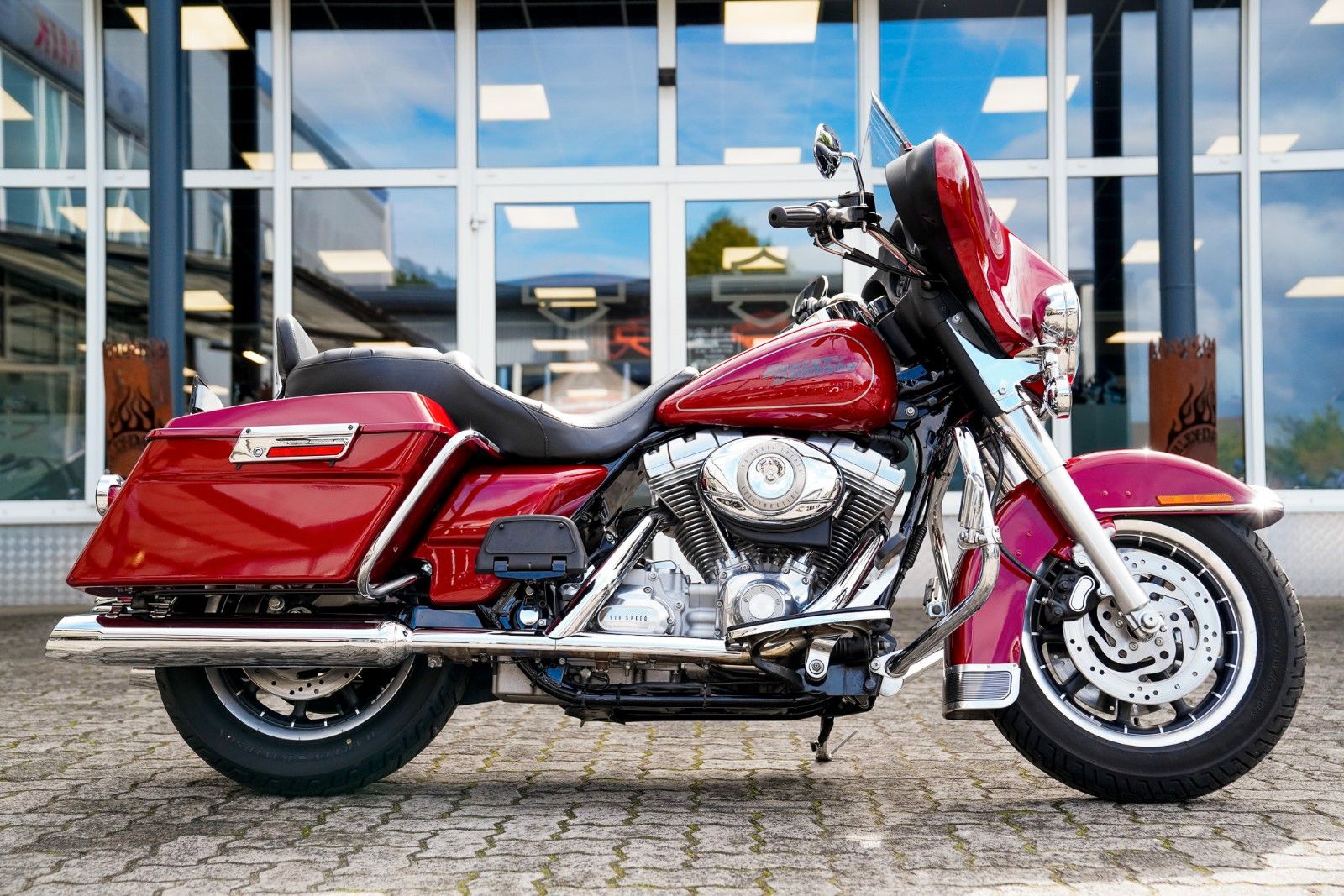 Fahrzeugabbildung Harley-Davidson FLHTP Electra Glide Twin Cam 96 - Sissybar -