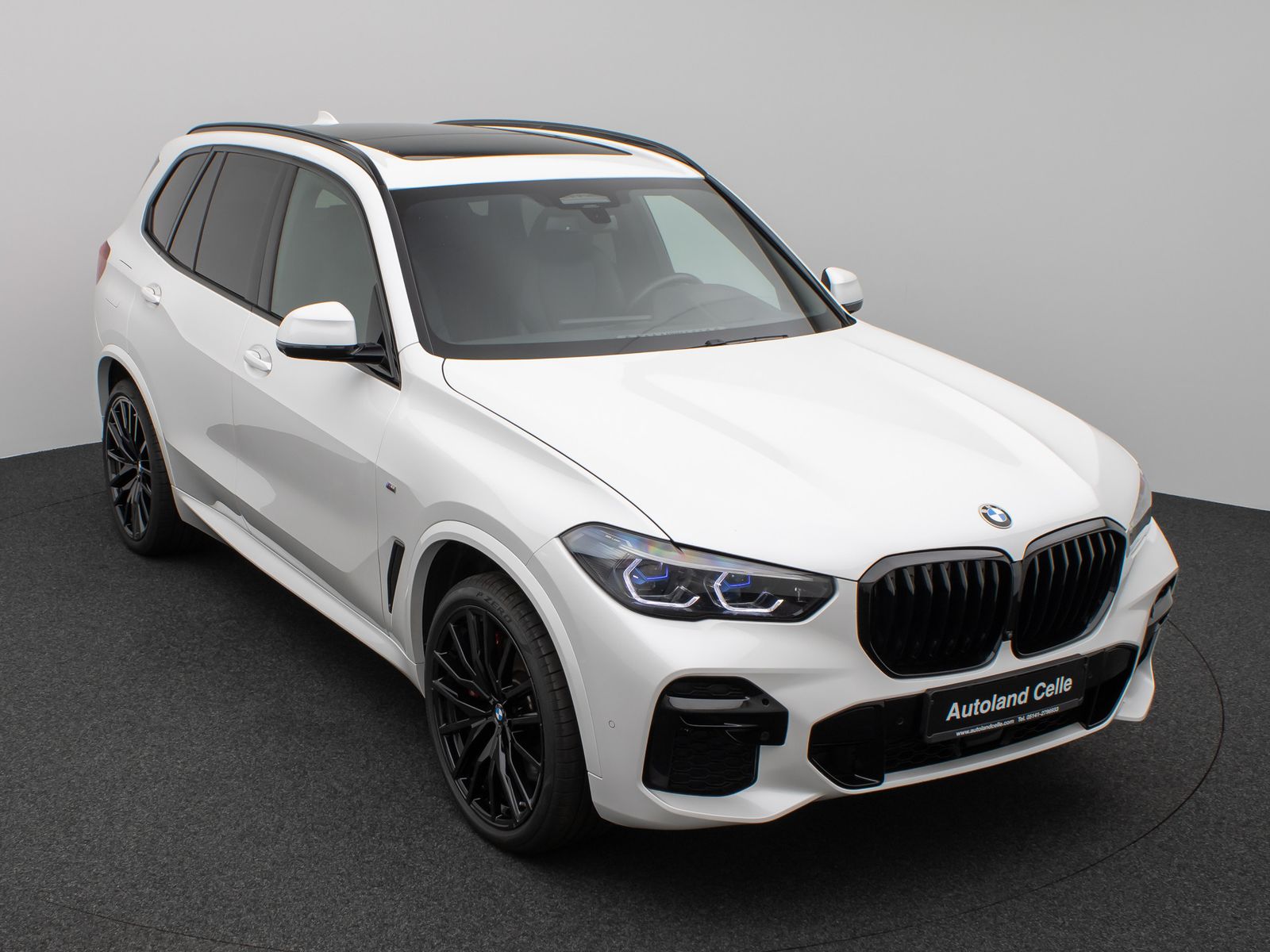 Fahrzeugabbildung BMW X5 xD40d M Sport Panorama Laser 360°HUD DAB B&W
