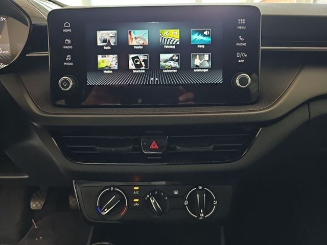 Fahrzeugabbildung SKODA Fabia 1.0 Essence KLIMA PDC LM