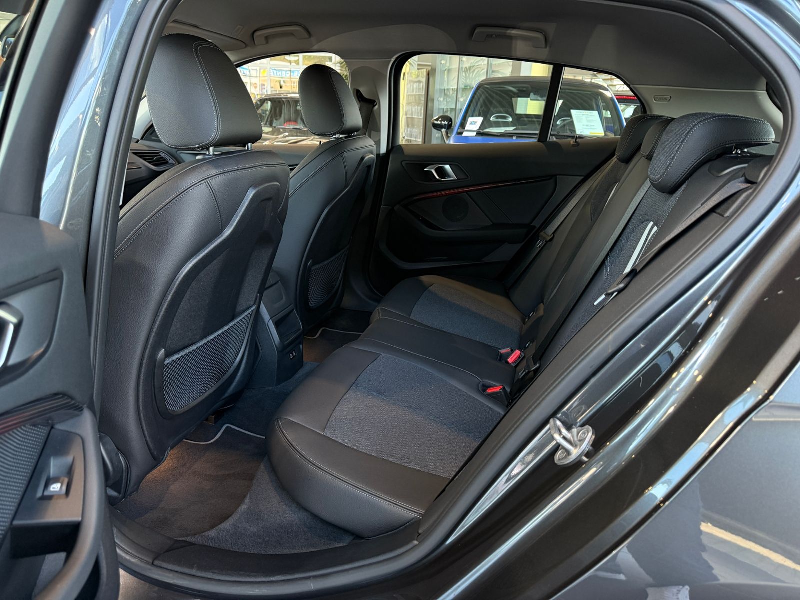 Fahrzeugabbildung BMW 120 i Sport Line LED NAVI ALU