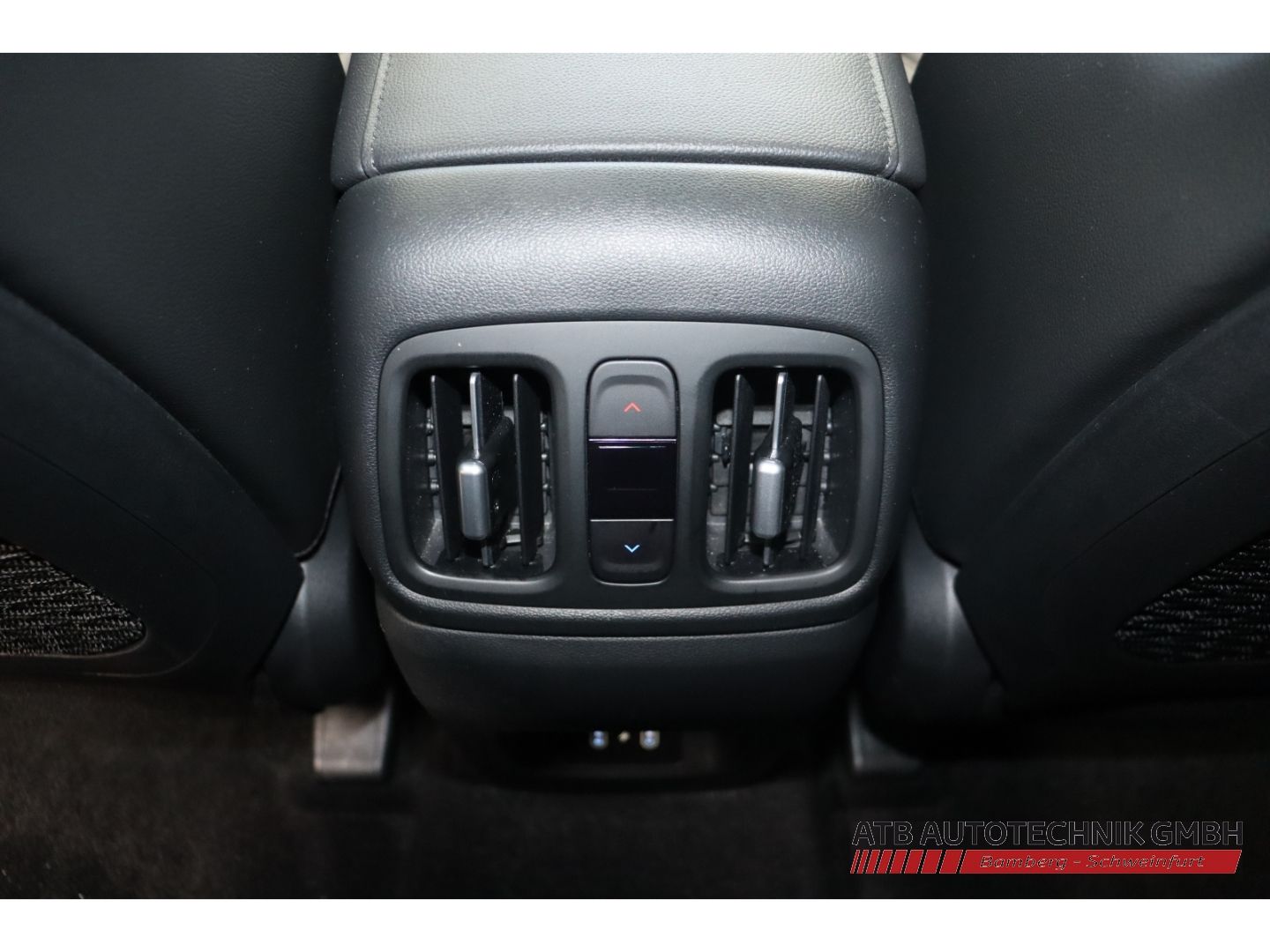 Fahrzeugabbildung Hyundai Tucson Prime 1.6 T-GDI PHEV 4WD SOH 98,7%  HUD N
