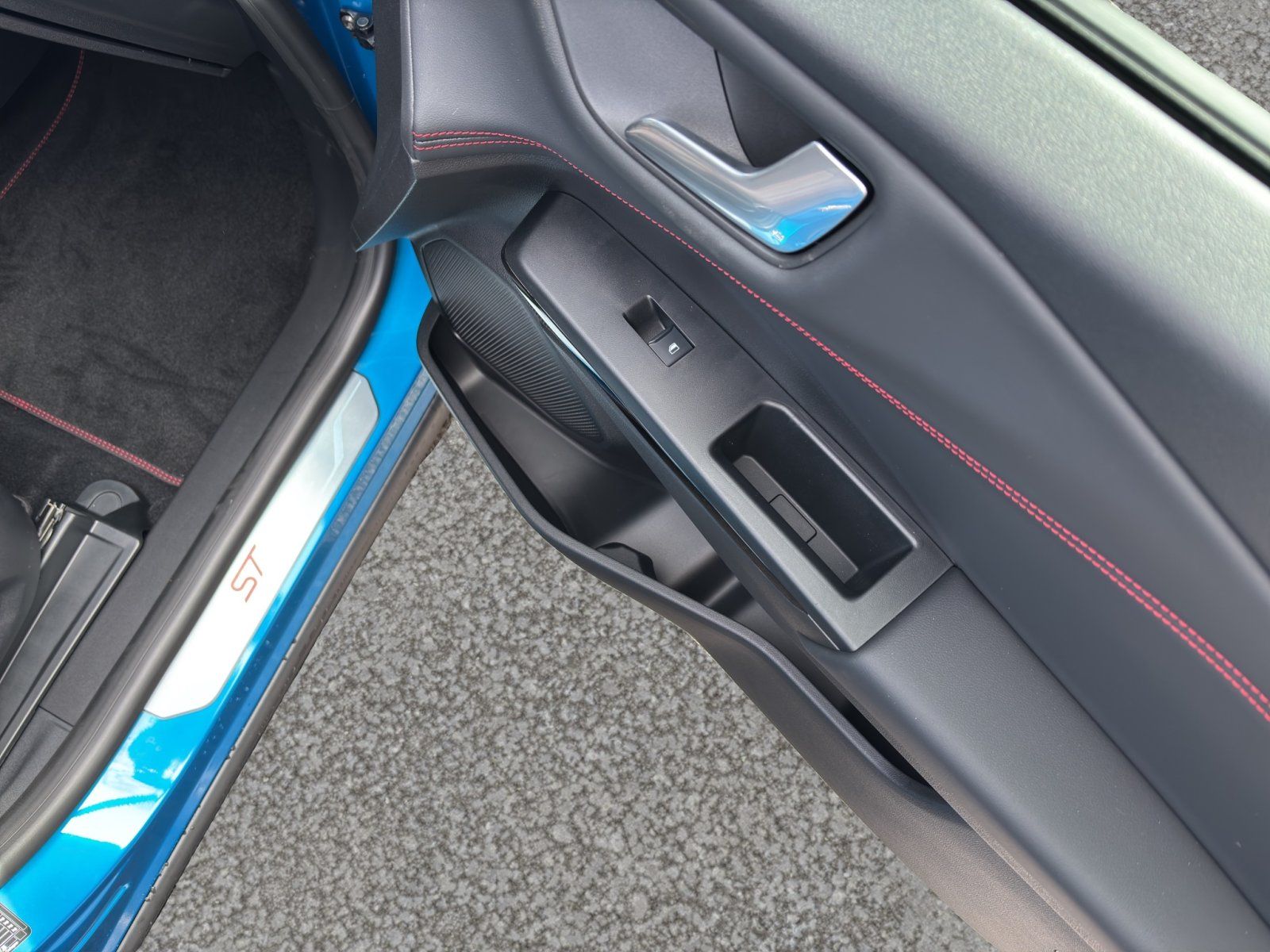 Fahrzeugabbildung Ford Puma 1.0 Ecoboost ST-Line