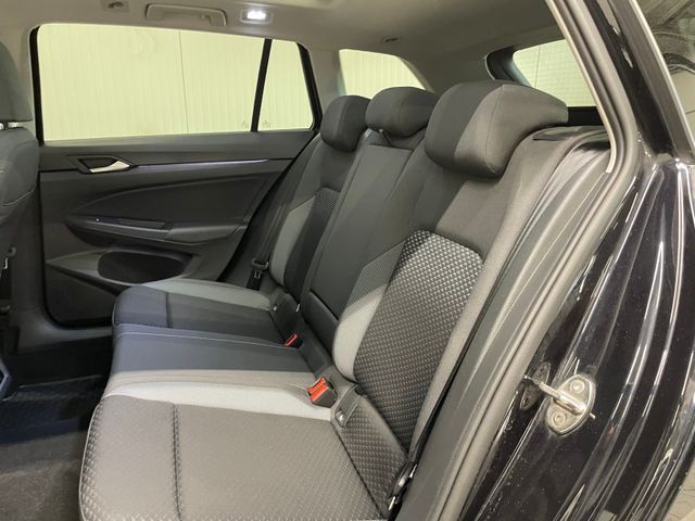 Golf VIII Variant Active 2.0 TDI DSG AHK