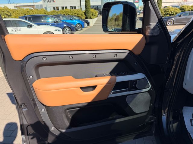 Land Rover Defender 130 First Edition Vollausstatttung