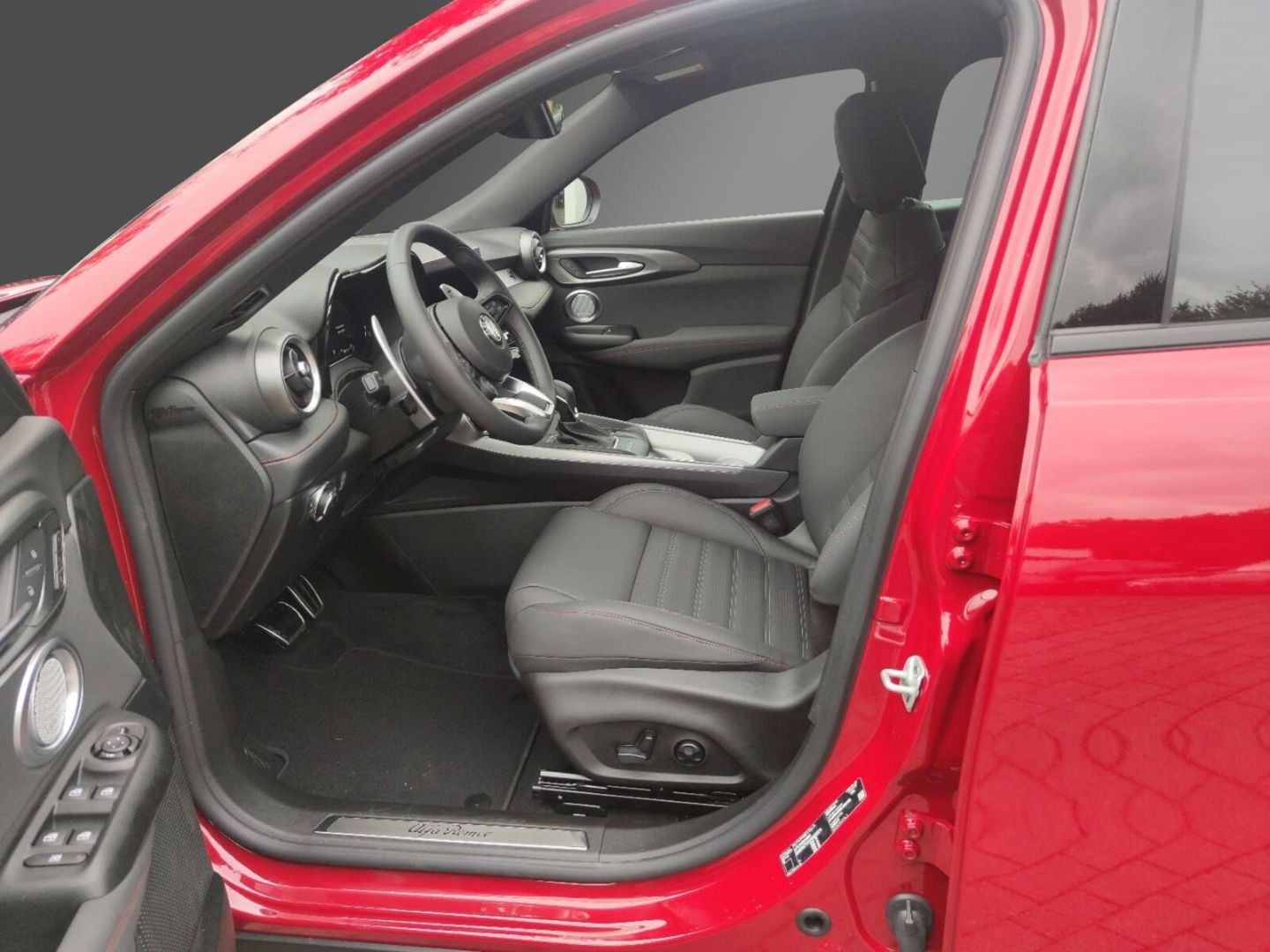 Fahrzeugabbildung Alfa Romeo Tonale Tributo Italiano 1.3 PHEV Q4 Harman Kardo
