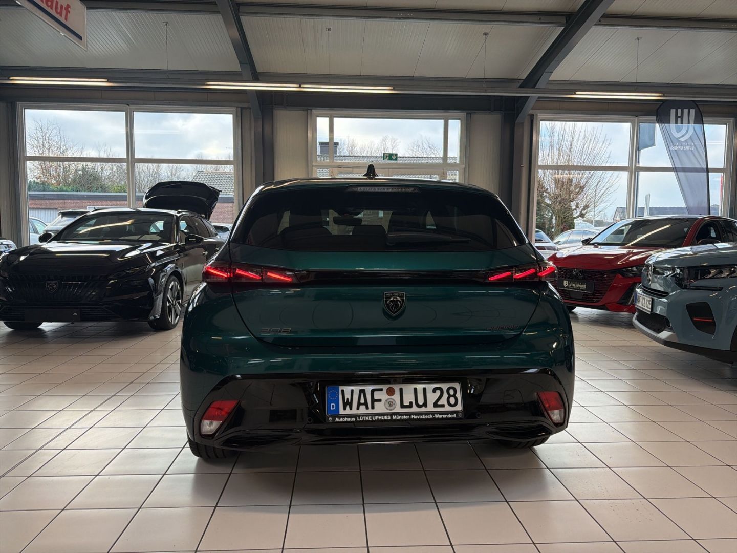 Fahrzeugabbildung Peugeot 308 Allure Hybrid 145 e-DSC6 Navi 360 Kamera ACC