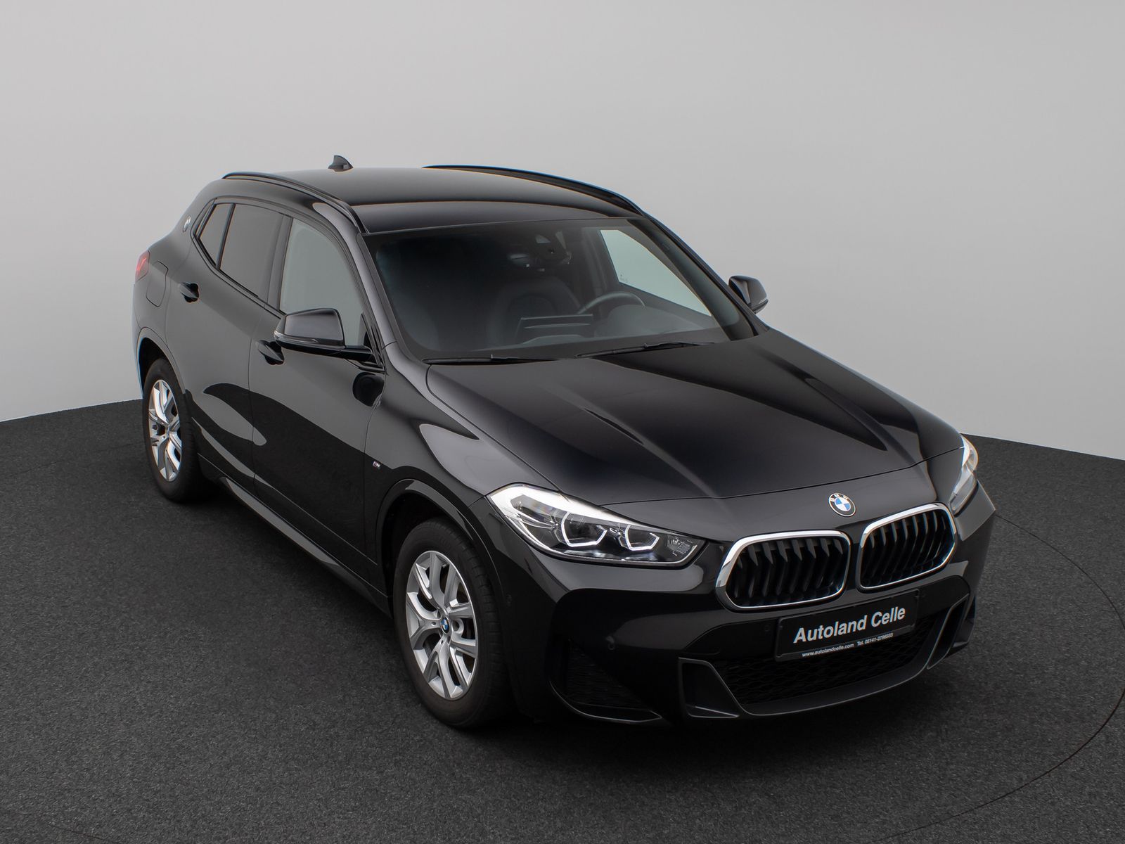 Fahrzeugabbildung BMW X2 sD20i M Sport HUD DAB HiFi Parkassist Komort